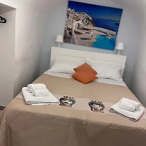 https://casa-franchi.taorminaitalyhotels.com